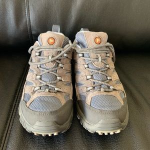 Never worn Merrell Hiking Boots